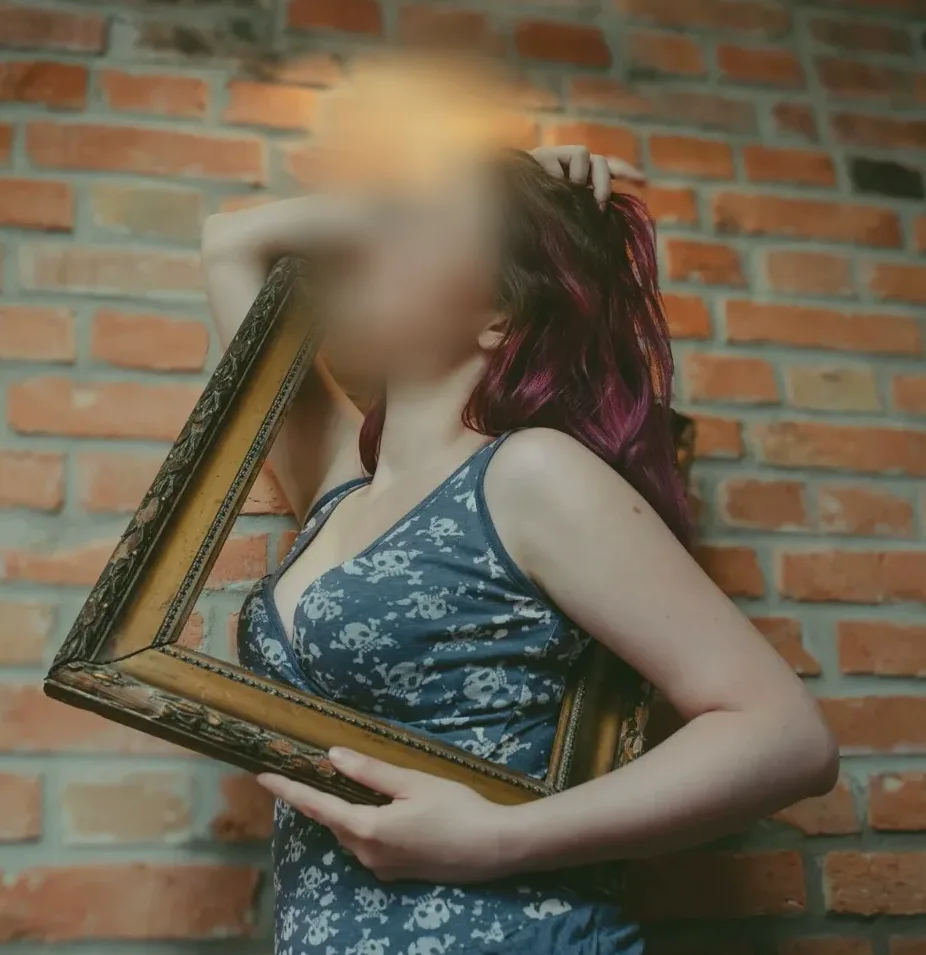 Rebecca, 32