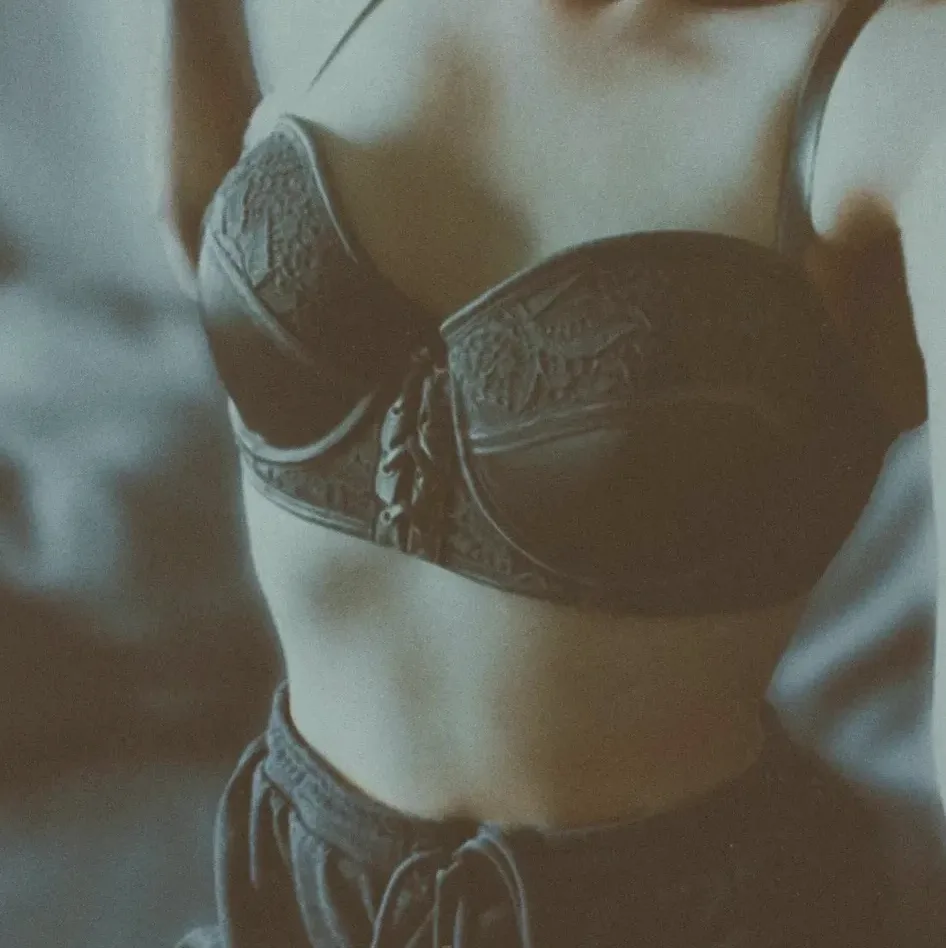 Zara, 29